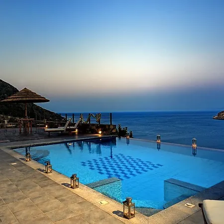 Plaka Villa *