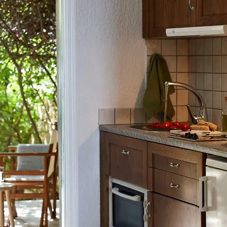 Plaka Sea Front Apartment