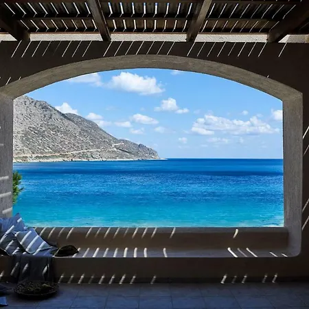 Apartment Plaka Sea Front *