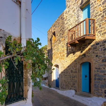 Lilas Traditional Maisonette Ferienhaus