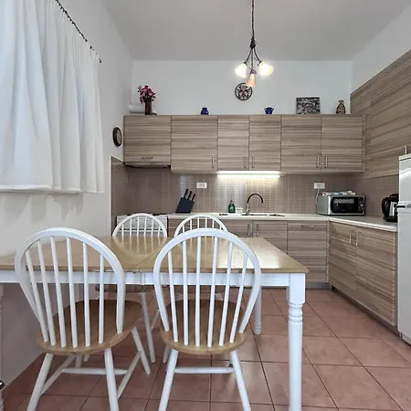 Sea-front Cozy Apartment Elounda (Crete)