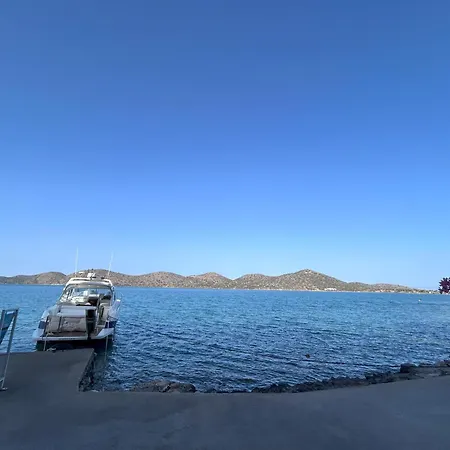 Sea-front Cozy Apartment Elounda (Crete)