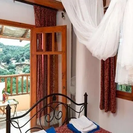 Hotel Almond Tree 3*