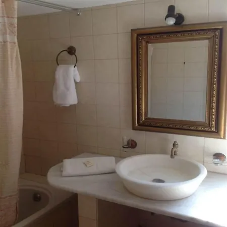 Almond Tree Hotel 3*