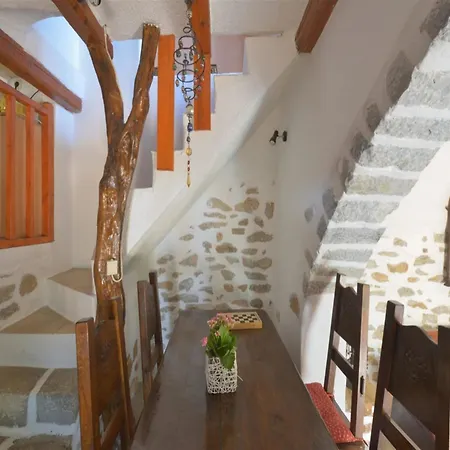 Hotel Almond Tree 3*