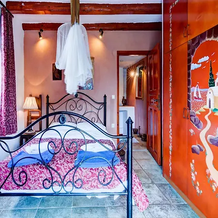 Hotel Almond Tree 3*